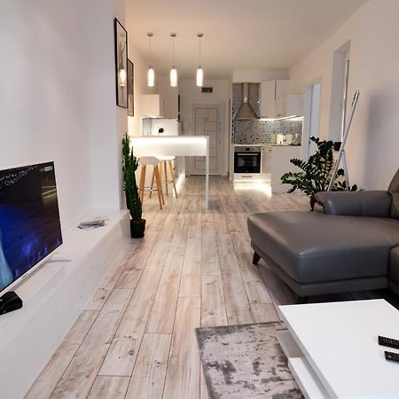 Ferienwohnung Beautiful Place In The Heart Of The City!!!! Plowdiw Exterior foto